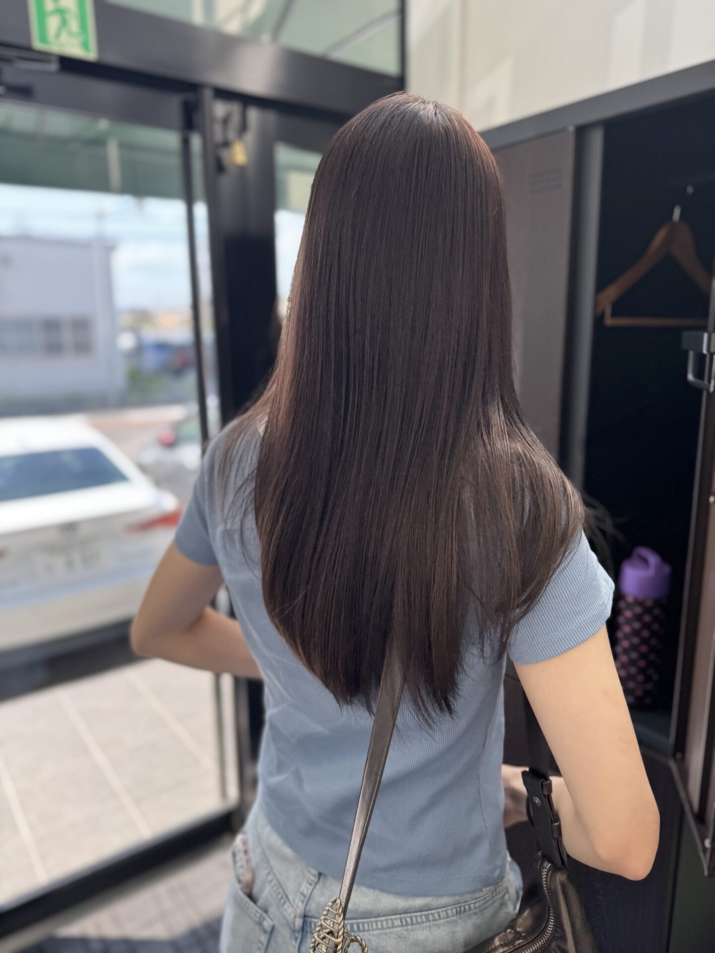 暗め透明感グレージュ