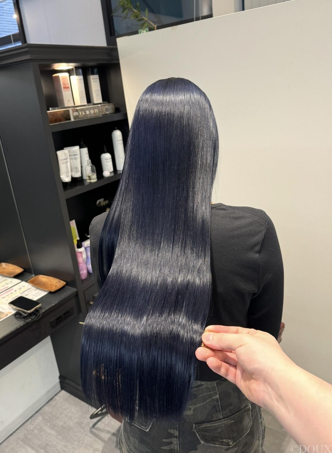 ネイビーブルー